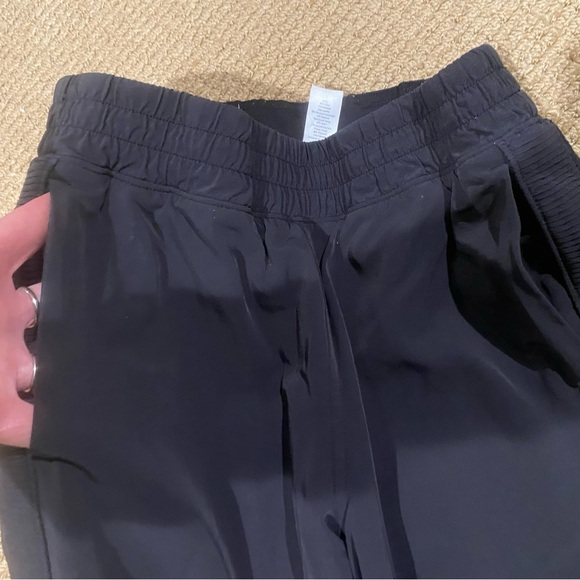 Ivivva pants. Black. Open on the bottom. Very cute and stylish, loose fit - Picture 6 of 13